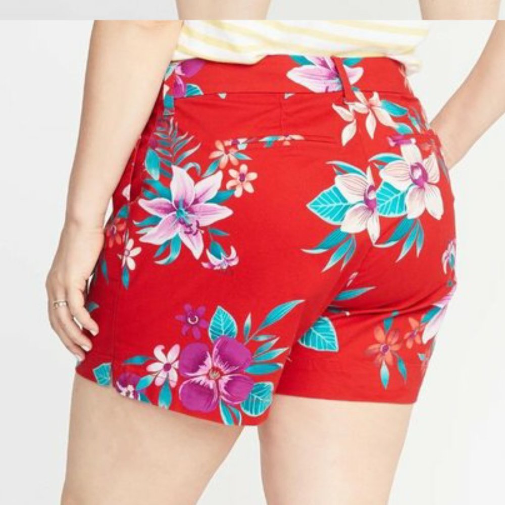 Old Navy Floral Hibiscus Everyday Short - NWT!